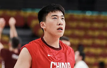 开云体育官方网站-博主：王俊杰依然是中国男篮4号位无代餐，今晚手感差点意思